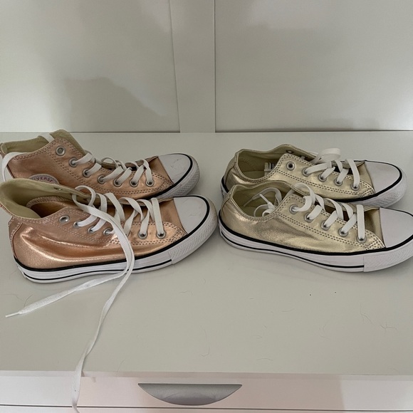 Converse rose gold and gold sneakers - Picture 2 of 5